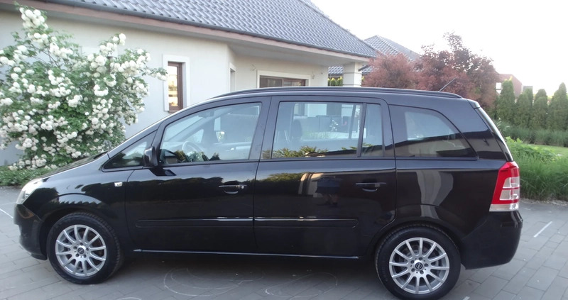 Opel Zafira cena 34900 przebieg: 114000, rok produkcji 2014 z Września małe 172